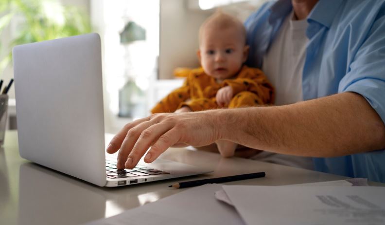 Licença-paternidade ampliada e salário-paternidade: impactos da Lei nº 15.371/2026 ao setor produtivo - 