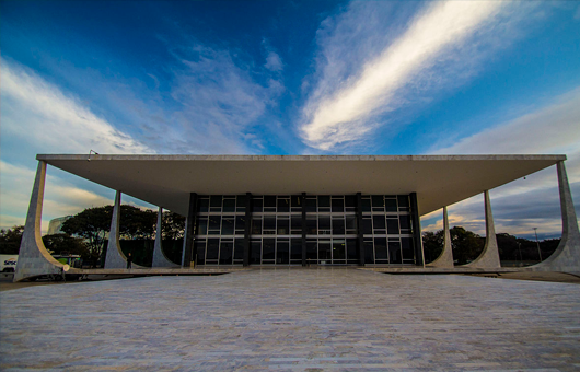 Supremo aceita reclamação e derruba vínculo de emprego de Diretor Estatutário - 