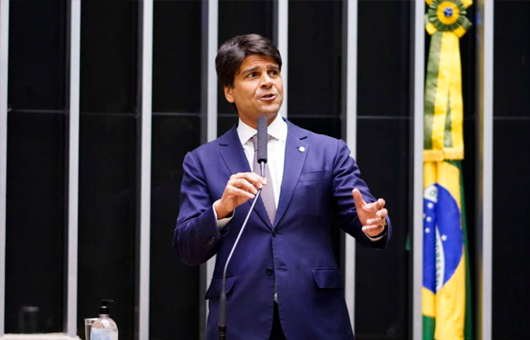 Relator apresenta parecer a proposta que prevê tributação de rendimentos no exterior - 