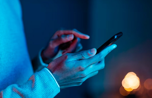 Comissão da Câmara dos Deputados aprova projeto que permite enviar notificação extrajudicial de dívidas pelo WhatsApp - 